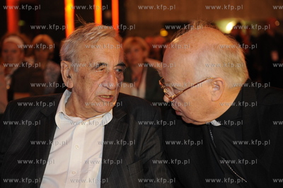 Gdansk, dawna hala Stoczni Gdanskiej, debata pt "Ekonomia...