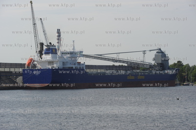 Do Gdańska przyplynal statek BULKNES z kruszywem pod...