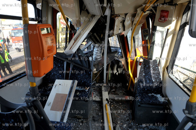 Ok. godz. 8:00, tramwaj nr 7, jadacy w kierunku Nowego...