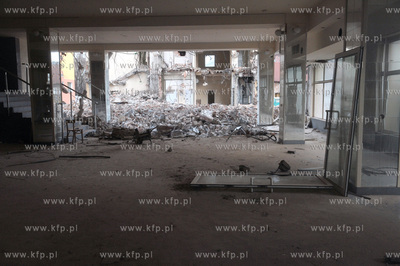 Wyburzanie dawnego Domu Towarowego PDT a obecnie Galerii...