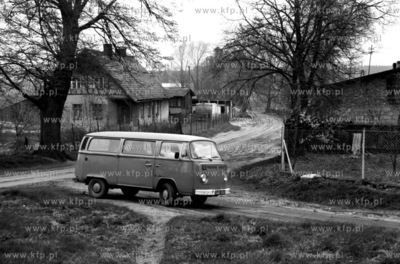 Samochod mkrobus volkswagen bus popularny ogorek na...