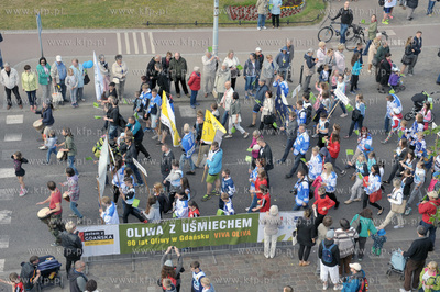 Viva Oliva swieto gdanskiej dzielnicy Oliwa. Korowód...