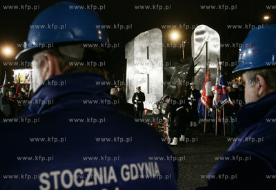Gdynia. Pomnik Ofiar Grudnia 1970. Obchody rocznicowe...