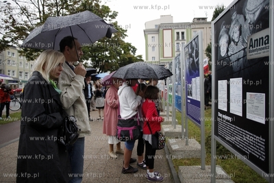Gdansk. Rog ul. Warynskiego i al. Grunwaldzkiej. Otwarcie...