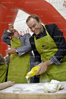 XI Gdanskie Swieto Pieroga na Targu Weglowym. Zawody...