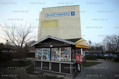 Kiosk z prasa przy ul.Skarzynskiego na osiedlu Zaspa...