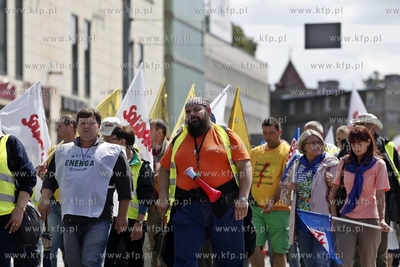 Gdansk. Demonstracja pracownikow firmy energetycznej...