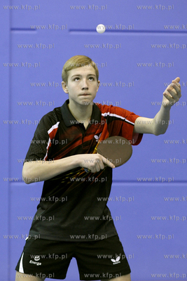 Tomasz Kotowski, tenisista stolowy. 18.11.2013 fot....