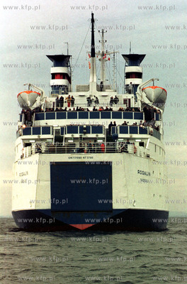 Prom Rogalin na morzu. 25.03.2000 Fot. Maciej Kosycarz...