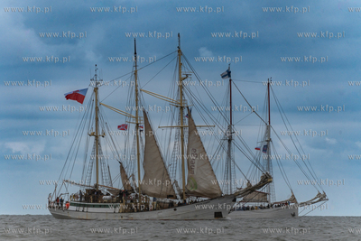 Zlot żaglowców Baltic Sail w Gdańsku. Parada jedostek...