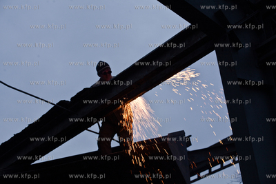 Kolejne budynki Stoczni Gdanskiej do wyburzenia .Tym...