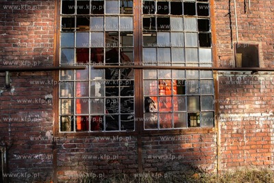 Gdańsk. Street art w Stoczni Cesarskiej. Nz. Spawacz...