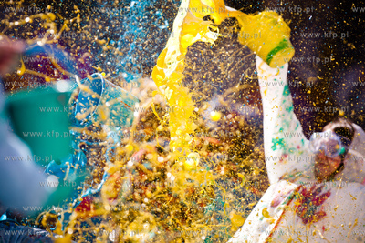 Gdansk. Centrum Stocznia Gdanska. Kolorowy smigus-dyngus...