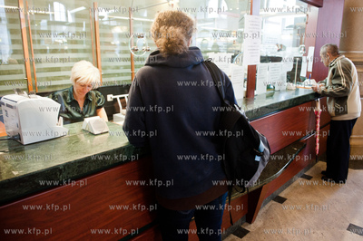 Gdansk. Narodowy Bank Polski wprowadza do obiegu monety...