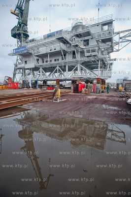 Stocznia Gdanska. Nabrzeze Francuskie. Uroczyste zakonczenie...