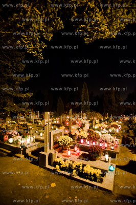 Gdansk. Cmentarz Lostowicki. Swieto Zmarlych. 01.11.2013...