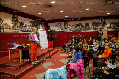 Gdansk. Biblioteka Manhattan w CH Manhattan. Spotkanie...