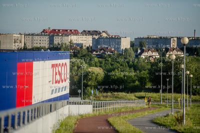 Gdańsk. Chełm. Supermarket Tesco.
20.07.2016
fot....