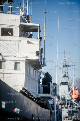 Port Wojenny w Gdyni Oksywiu. ORP Arctowski z grupą...