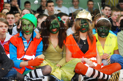 Uczniowie i pedagodzy rumskich szkol swietuja pierwszy...