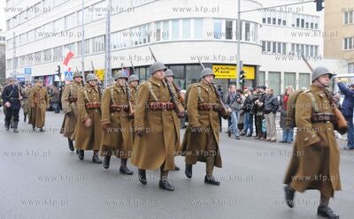 Gdynia. Parada z okazji 91 rocznicy odzyskania przez...