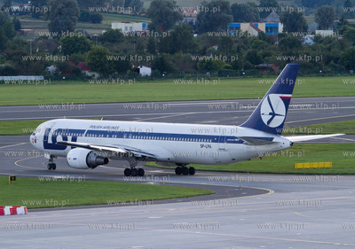 Remont warszawskiego lotniska na Okeciu spowodowal...