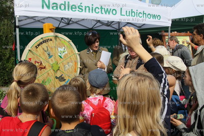 "Zwiedzaj swoj las"  Lesny Festyn Edukacyjny na Molo...