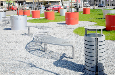 Innowacyjny park z oryginalnymi miejskimi meblami powstal...