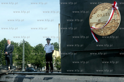 Port wojenny w Gdyni-Oksywiu. Wodowanie monety NBP...