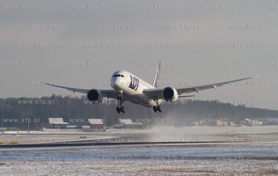 Boeing 787-800 Dreamliner Polskich Linii Lotniczych...