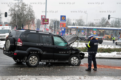 Wypadek na Alei Grunwaldzkiej na wysokości skrzyżowania...