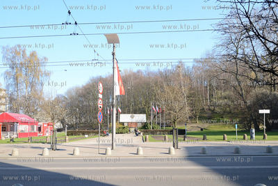 Skwer Tajnego Hufca Harcerzy przy ul. Swietojanskiej...