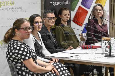 Sopot. Sopoteka. Spotkanie z cyklu Poczytaj mi. Danuta...