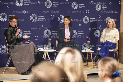 Sopoteka. Sopockie Spotkania Kobiet.  W spotkaniu uczestniczyly:...