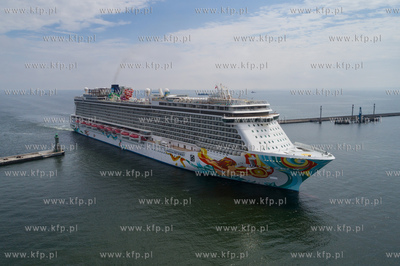 Do Gdyni przypłynął prawdziwy olbrzym, statek pasażerski...