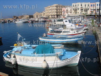 Grecja, wyspa Kreta. Stary port w miejscowosci Chania....