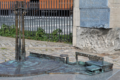 Gdansk. Plac Solidarnosci. Makieta przedstawiajaca...
