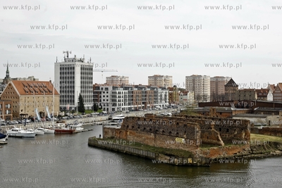 Gdansk. Marina i Wyspa Spichrzow.
26.04.2012
fot....