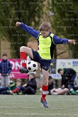 Gdansk Zaspa. Pilkarski turniej dzikich druzyn Do przerwy...