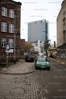 Biurowiec Neptun widziany z ul.Dmowskiego w Gdansku...