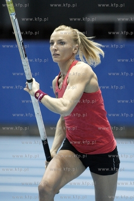 Trening skoczkini o tyczce Anny Rogowskiej, przed rozpoczynajcymi...