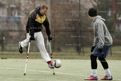 Gdansk Zaspa. Pilkarski turniej dzikich druzyn Do przerwy...