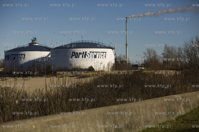Gdansk. Westerpaltte. Port Polnocny. Firma Port Service...