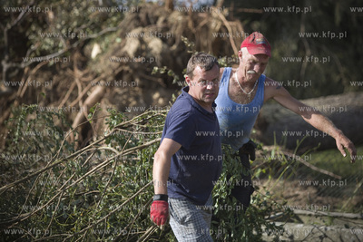 Skutki nawałnicy, która z piątku na sobotę przeszła...