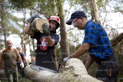 Skutki nawałnicy, która z piątku na sobotę przeszła...