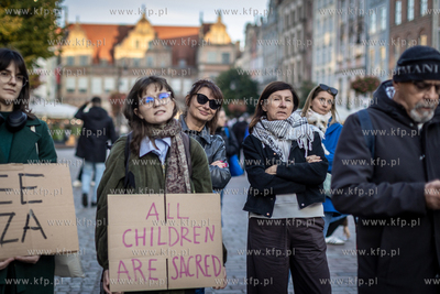 Długi Targ w Gdańsku.  Trójmiasto Przeciw Ludobójstwu...