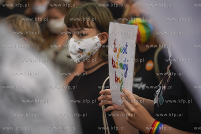 Gdańsk. Manitestacja Jestem LGBT na Długim Targu....