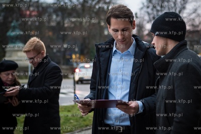 Gdańsk. Kacper Płażyński zbiera podpisy dla Prezydenta...