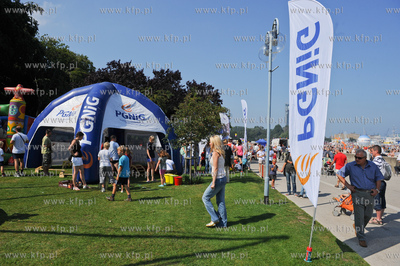 Gdynia. Bulwar nadmorski. Festyn PGNiG Bezpiecznie...