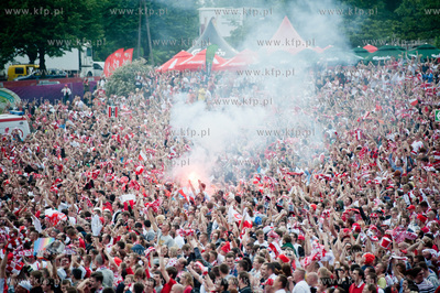 Gdansk. Strefa Kibica na Placu Zebran Ludowych gdzie...